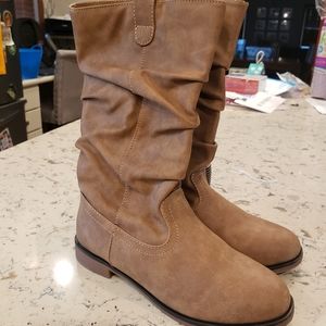 Super Cute Girls Size 3 Boots!
